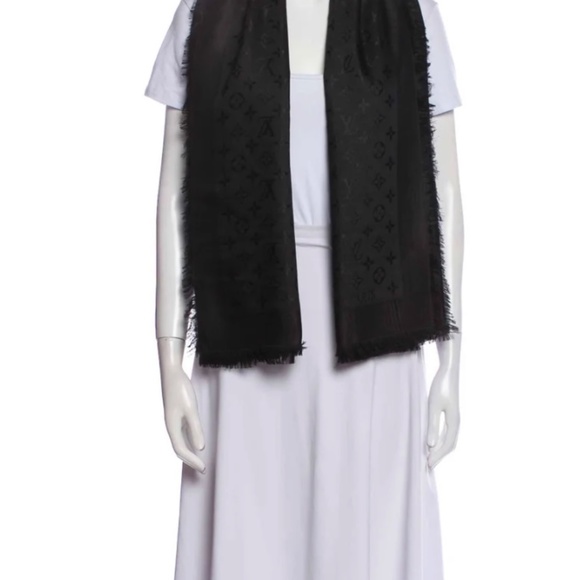 Louis Vuitton Silk Monogram Scarf - Picture 6 of 7